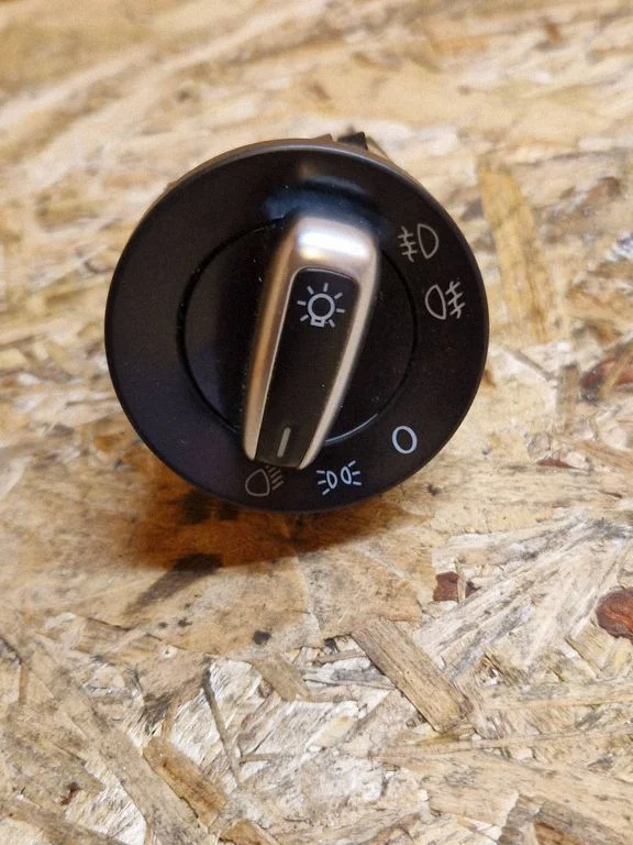 Light switch 58R305858d