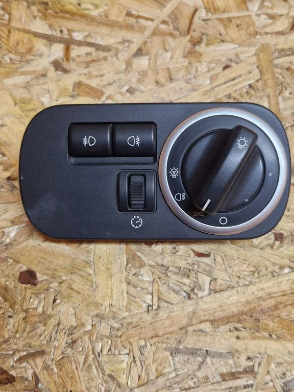 Light switch 23C009001