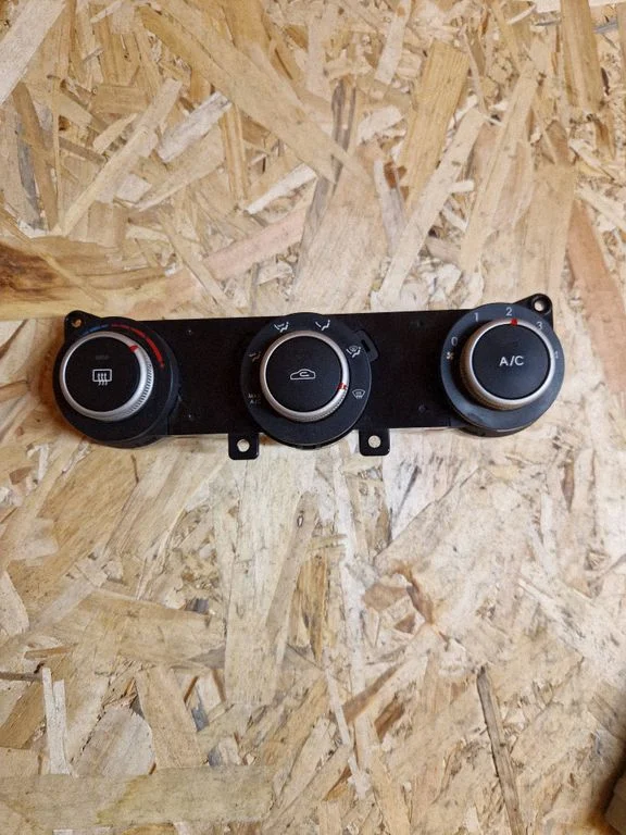 Climate control unit – KIA Ceed (2006-2012)