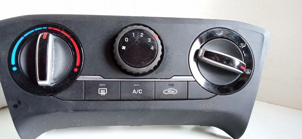 Climate control unit – Hyundai i20 Active (2016-2021)