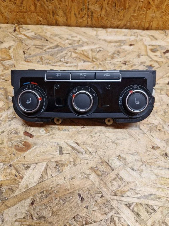 Climate control unit – Volkswagen Jetta VI (2011-2018)