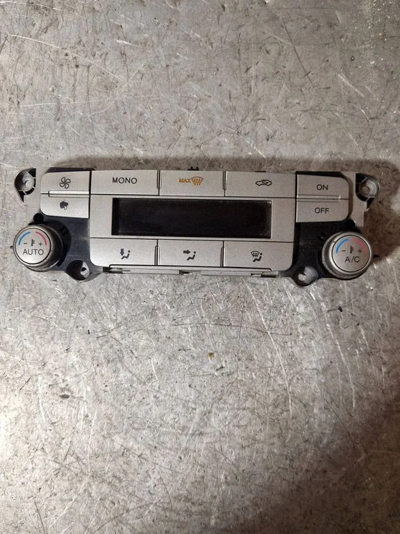 Climate control unit – Ford Mondeo MK IV (2007-2014)