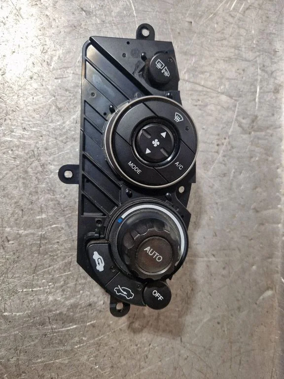 Climate control unit – Honda Civic (2006-2011)