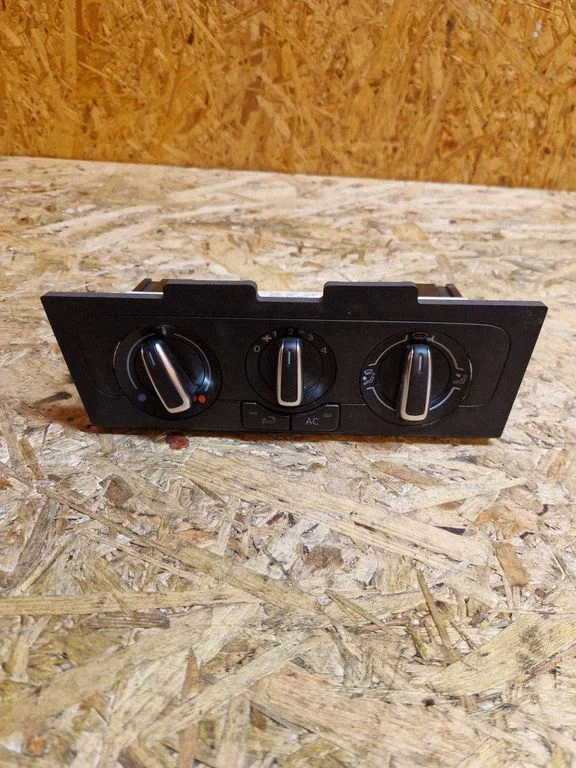 Climate control unit – Volkswagen Polo V 6R (2009-2017)