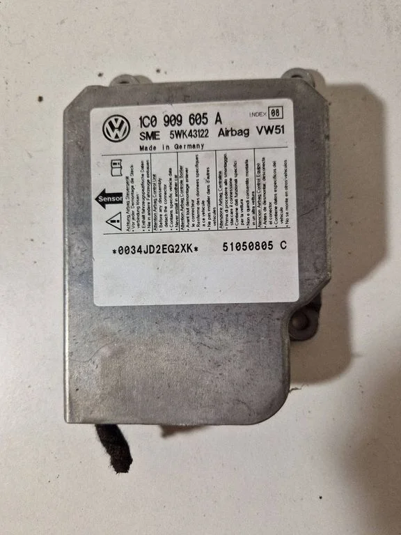 Airbag control unit/module – Volkswagen Transporter - Caravelle T5 (2003-2015)