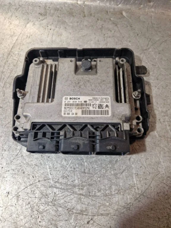 Dzinēja vadības bloks 9666729580