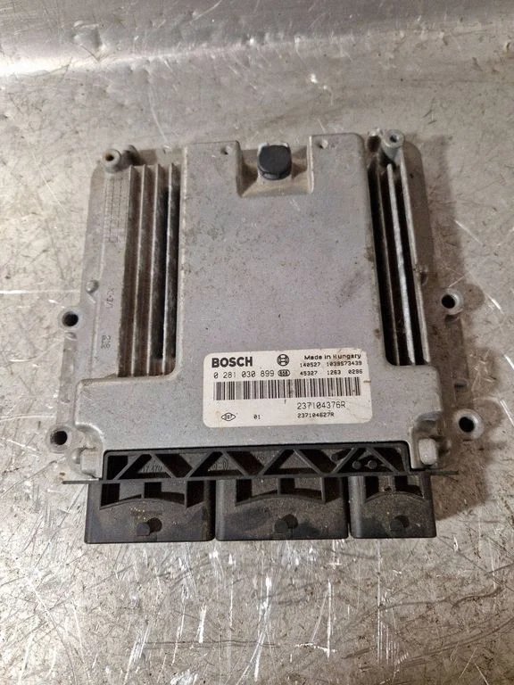 Sterownik silnika 237104376R