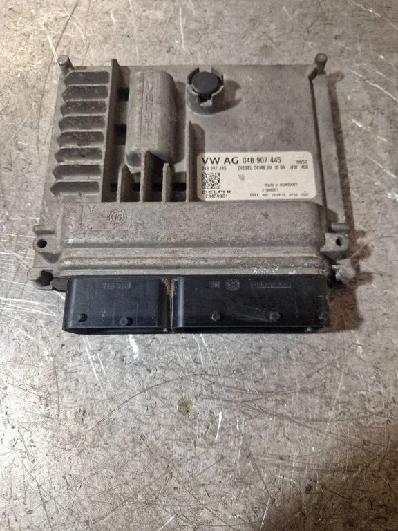 Sterownik silnika 04B907445