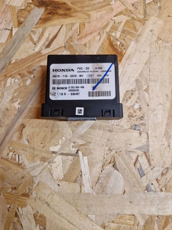 Parkimisandurite (PDC) juhtplokk – Honda CR-V (2013-2016)