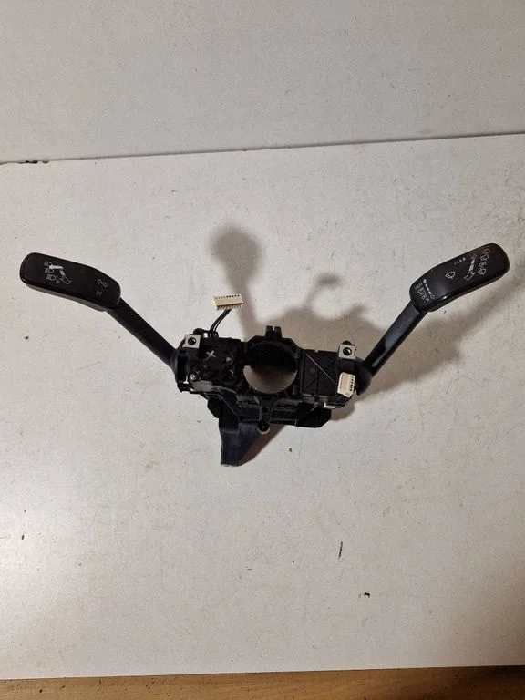 Wiper turn signal indicator stalk/switch 3Q0953521P