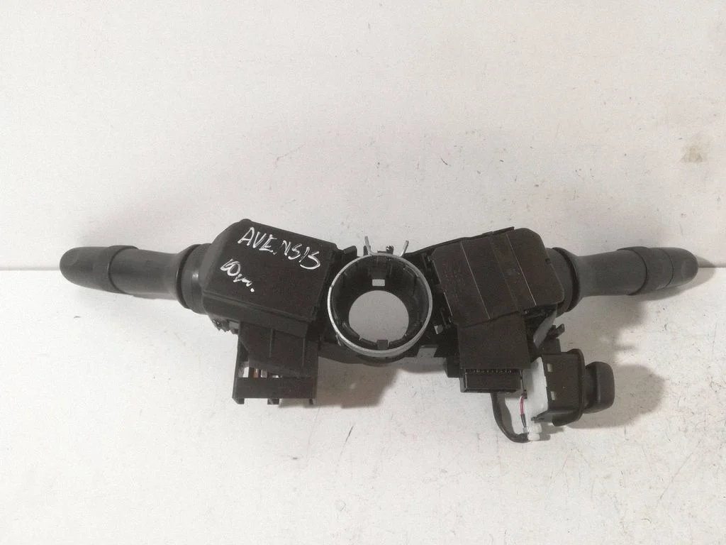 Hoobade komplekt – Toyota Avensis T270 (2009-2012)