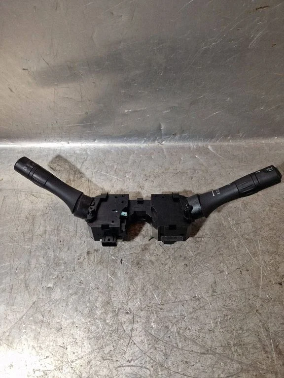 Wiper turn signal indicator stalk/switch 14A01