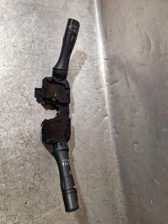 Wiper turn signal indicator stalk/switch 15909SD