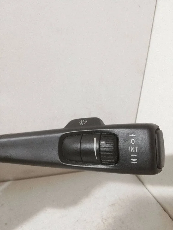 Wiper turn signal indicator stalk/switch – Volvo S40 (2008-2012)