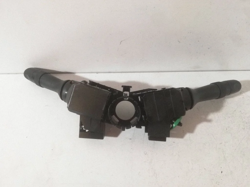 Wiper turn signal indicator stalk/switch 173848