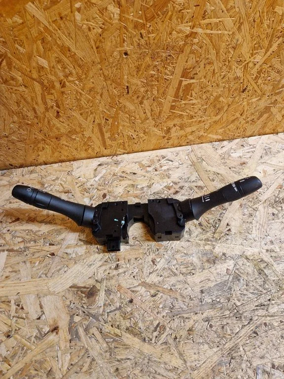 Wiper turn signal indicator stalk/switch 14A01