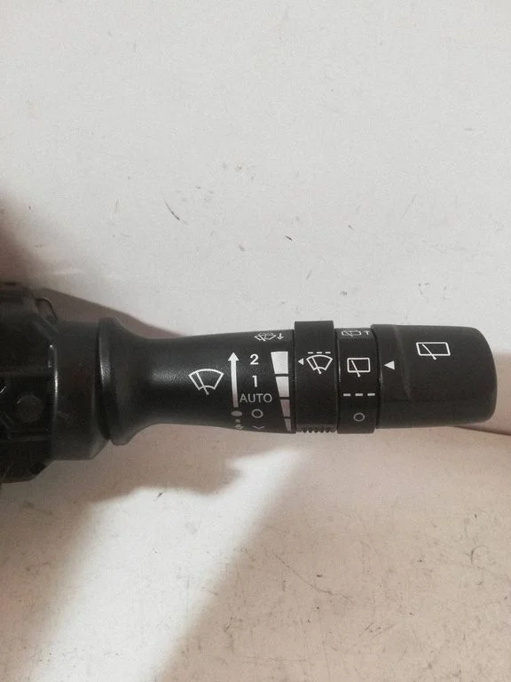 Wiper turn signal indicator stalk/switch