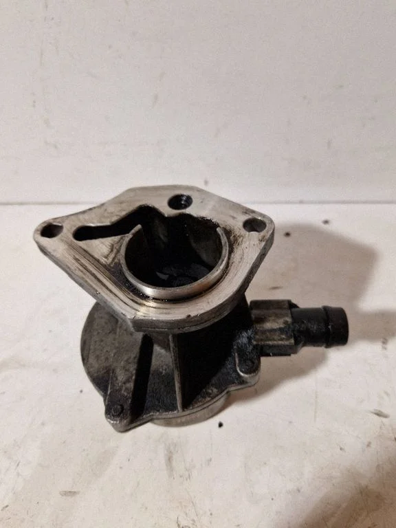 Vacuum pump 8200113585