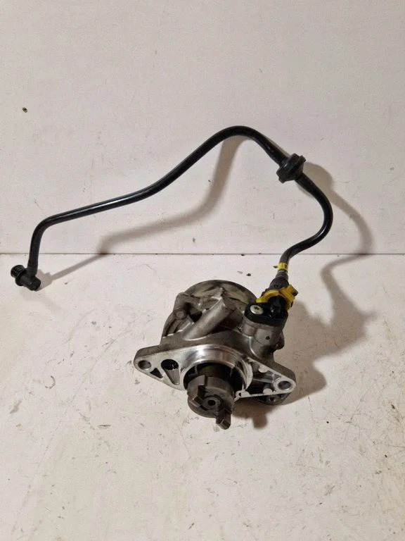 Vacuum pump – Opel Corsa D (2006-2014)