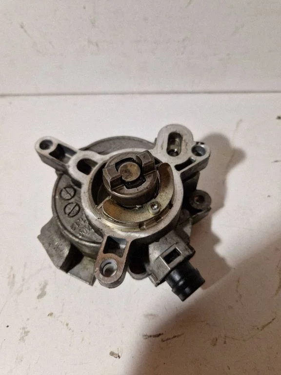 Vacuum pump 31316688