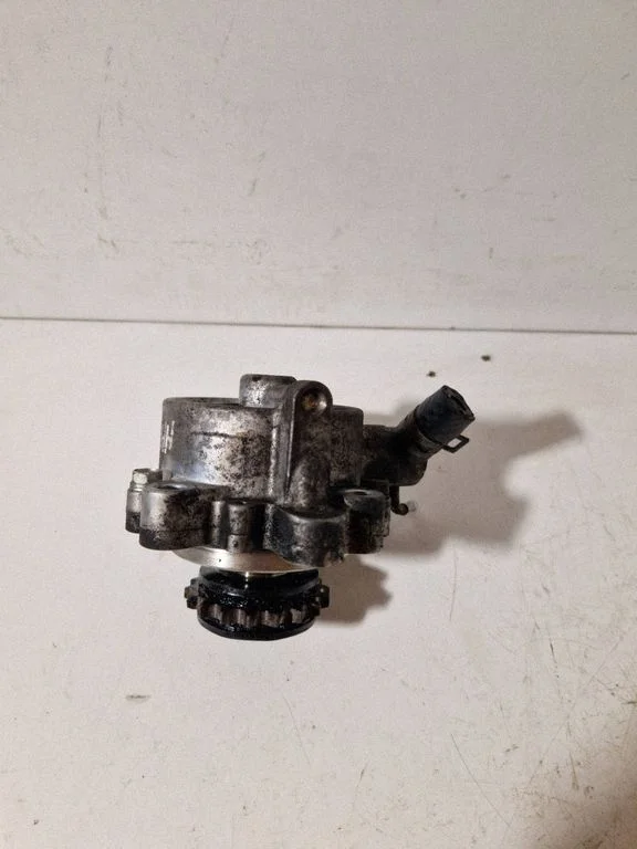 Vacuum pump R2AA18G00