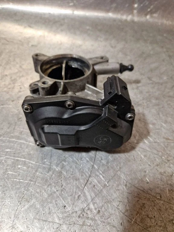 Throttle valve – Opel Insignia A (2008-2017)