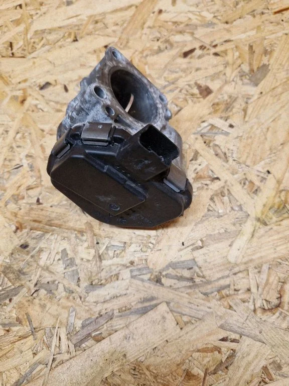 Throttle valve 9673534480