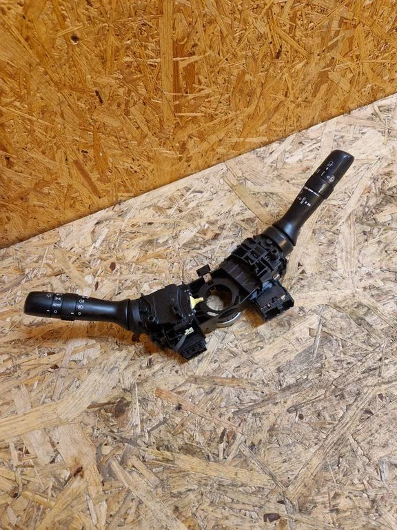 Hoobade komplekt – Toyota Avensis T270 (2012-2015)