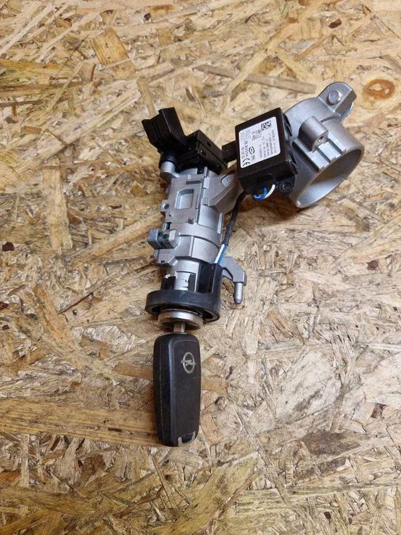 Ignition lock – Opel Insignia A (2008-2017)
