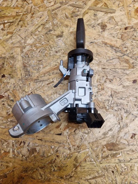 Ignition lock – Opel Insignia A (2008-2017)