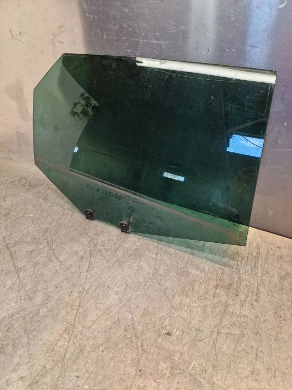 Rear door window glass 43R005013