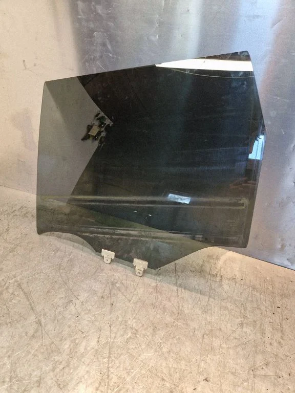 Rear door window glass 43R007953