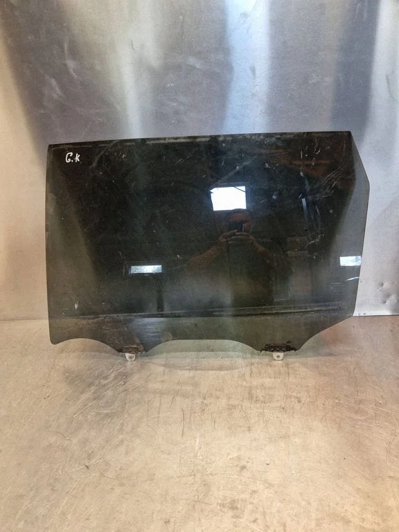 Rear door window glass 43R007953
