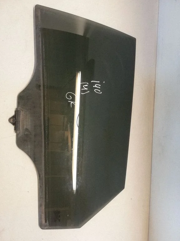 Rear door window glass 43R000385