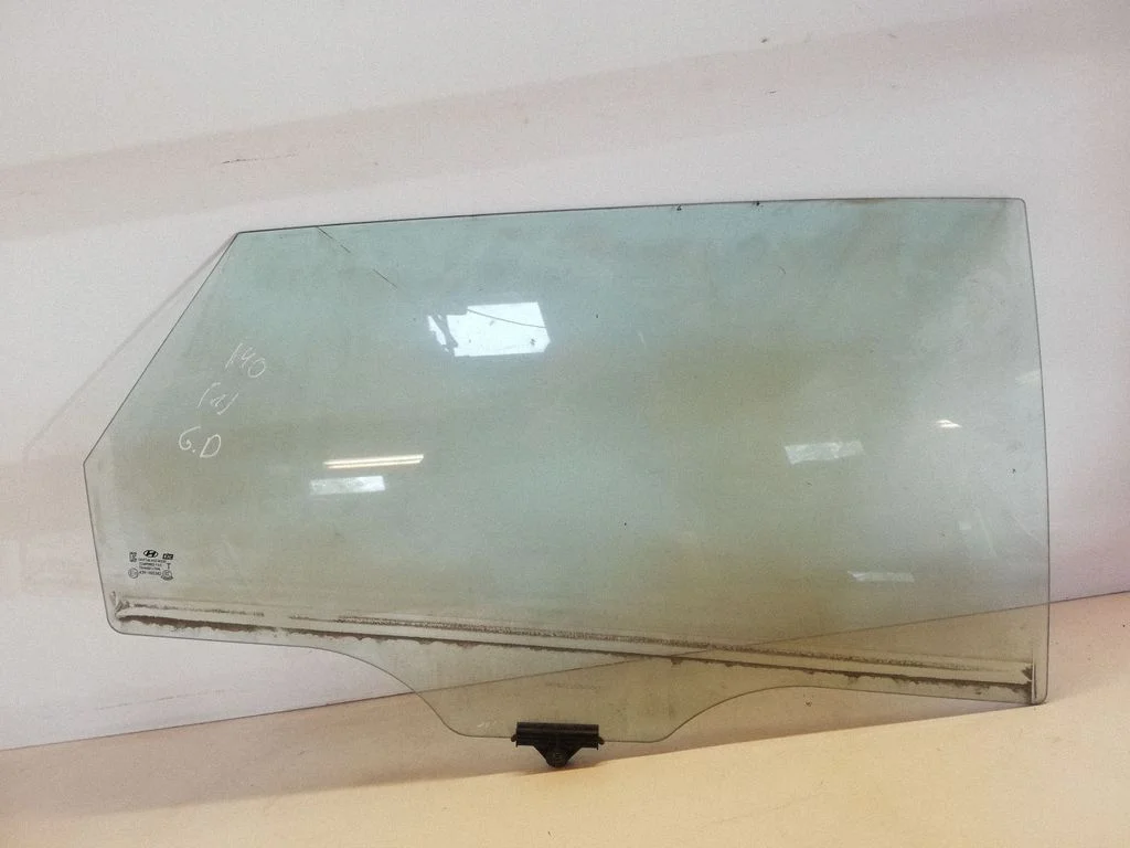 Rear door window glass 43R000382
