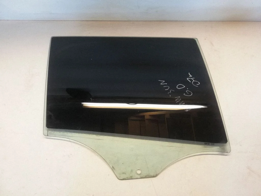 Rear door window glass 43R001582