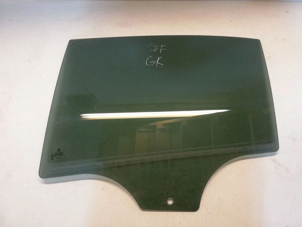 Rear door window glass 43R005274