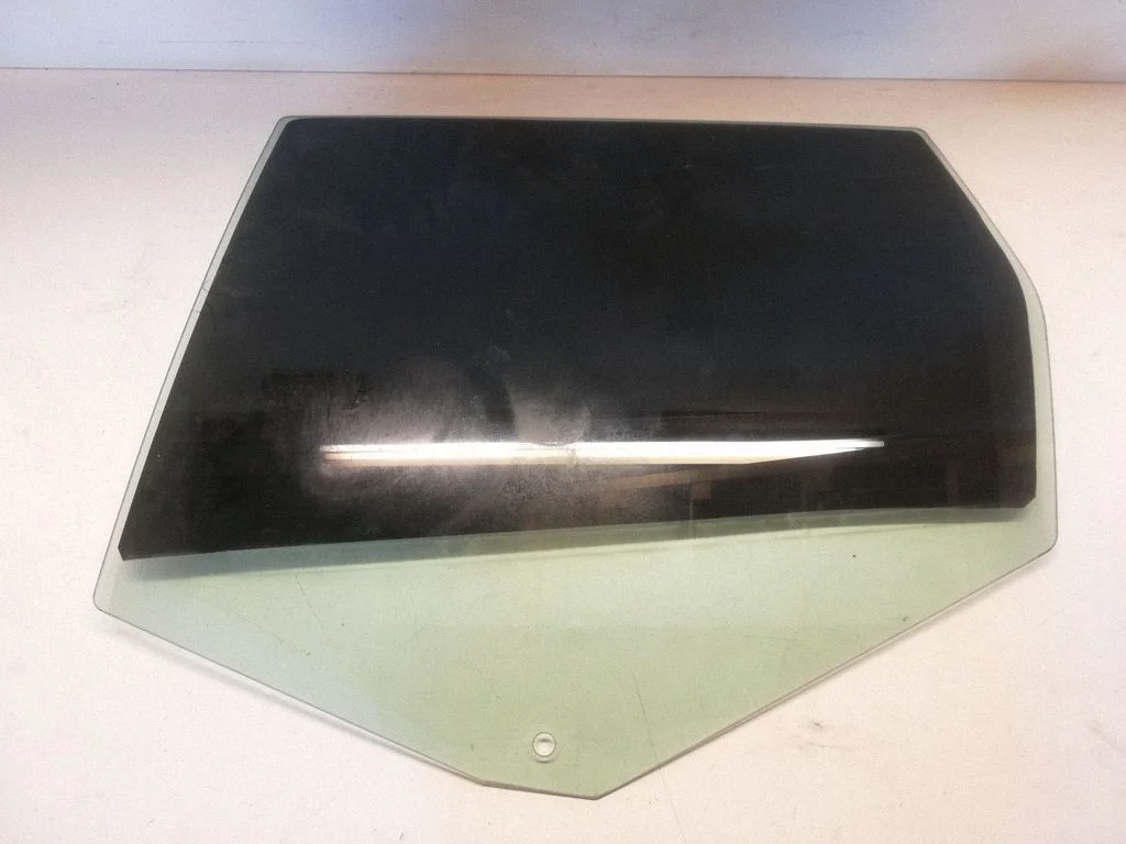 Rear door window glass 43R001025