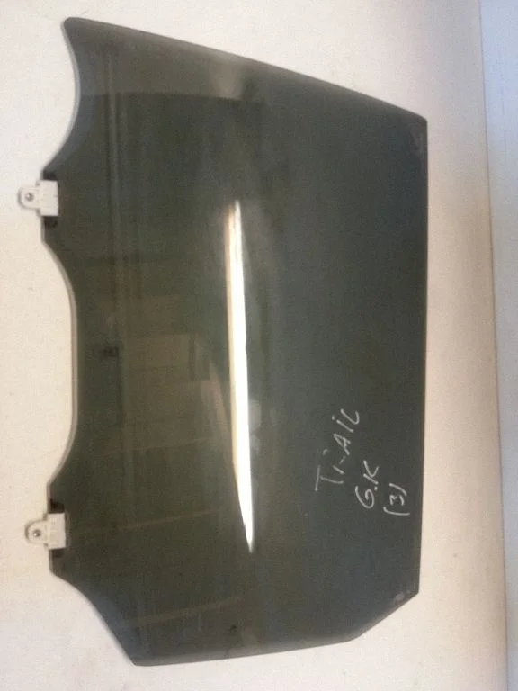 Rear door window glass 43R007953