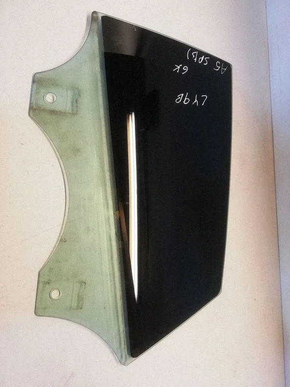 Rear door window glass 43R00082