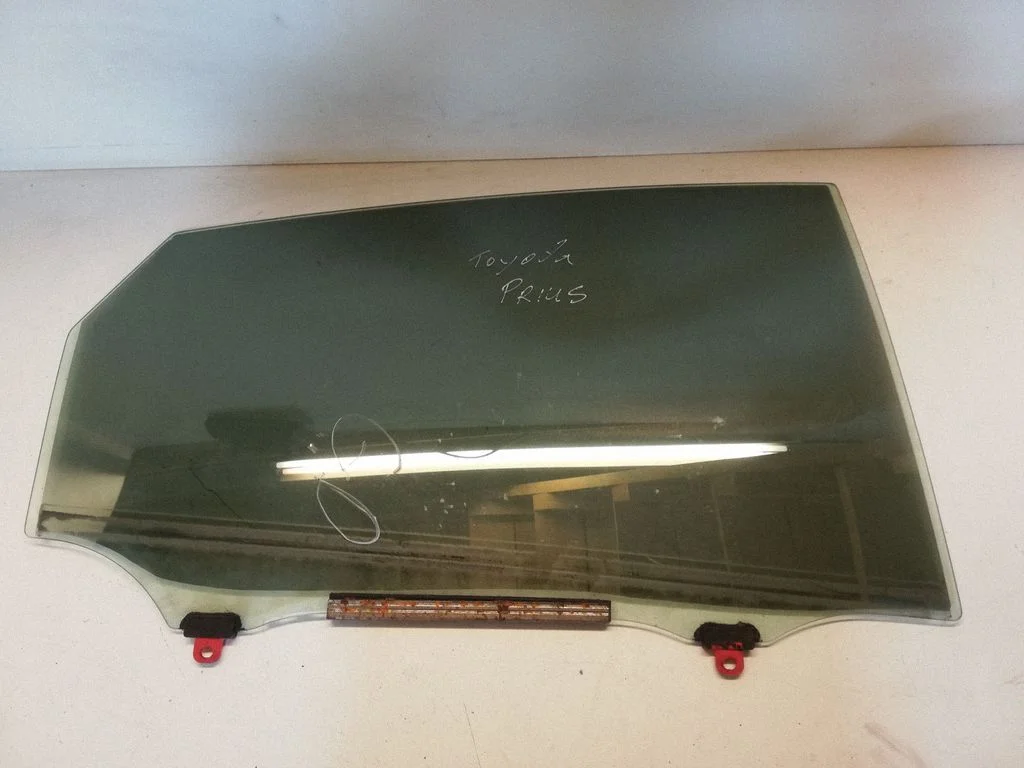Rear door window glass – Toyota Prius (XW30) (2009-2015)