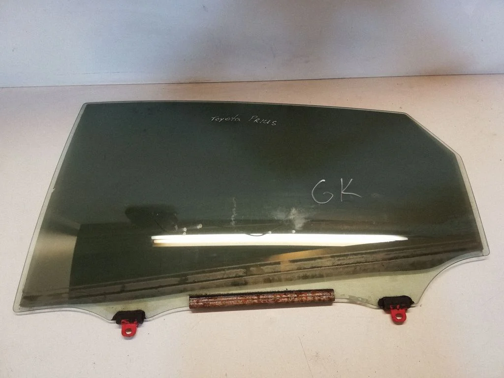 Rear door window glass – Toyota Prius (XW30) (2009-2015)