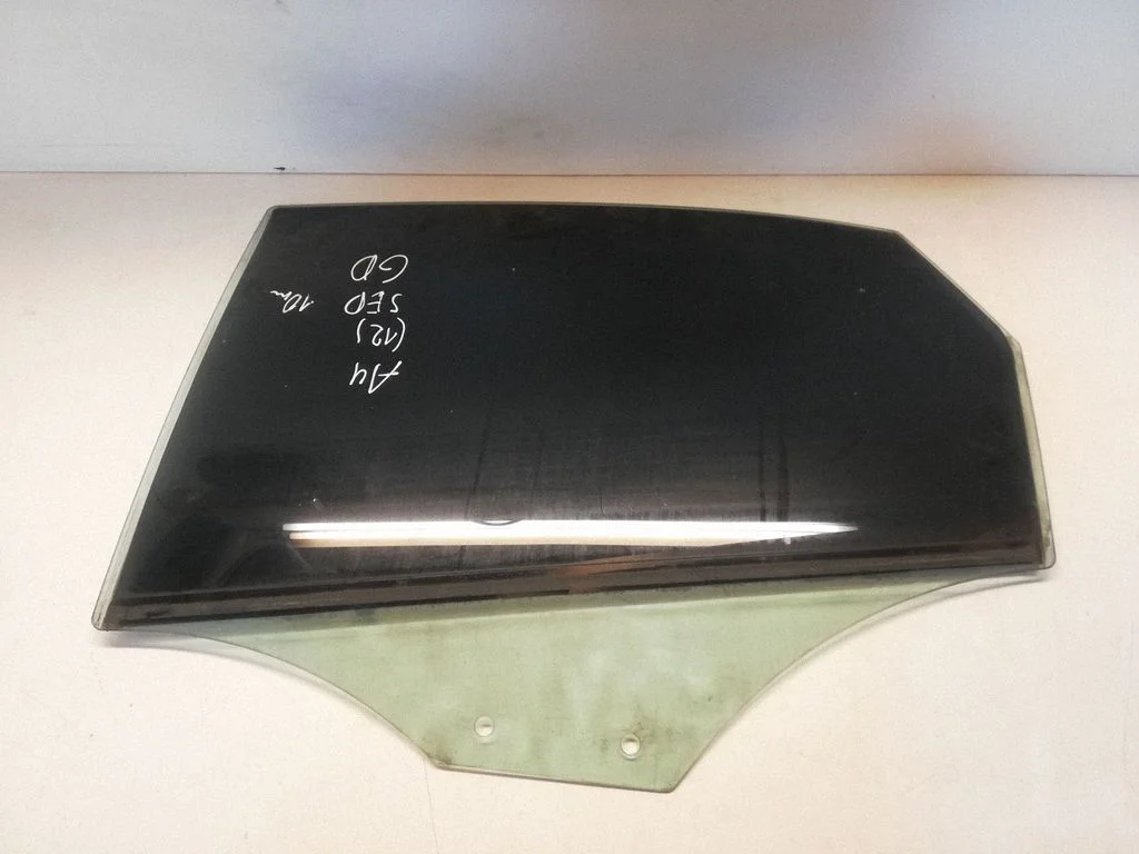 Rear door window glass 43R001582