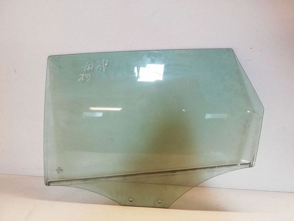 Rear door window glass 43R00082