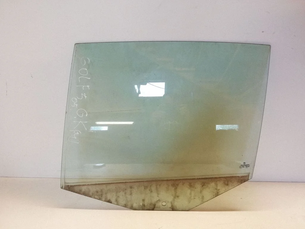 Szyba drzwi tylnych (główna) 43R001057