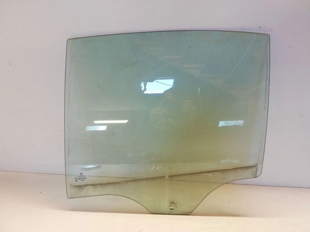 Rear door window glass – BMW 7 Series E65 E66 (2001-2008)