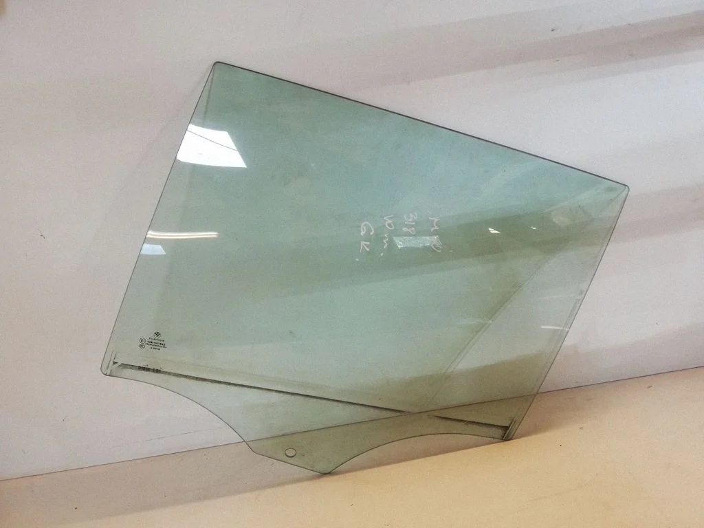Rear door window glass – BMW 3 Series E90 E91 (2005-2012)
