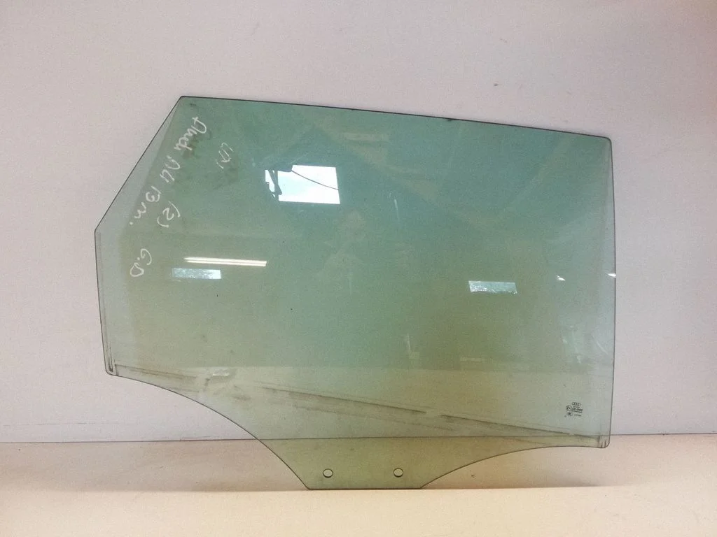 Rear door window glass 43R00082