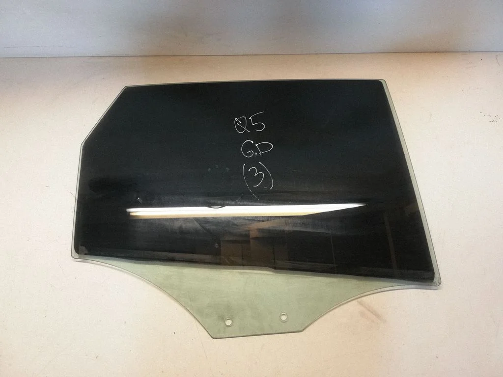 Rear door window glass 43R00048