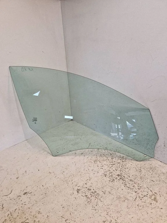 Front door window glass four-door 43R001605